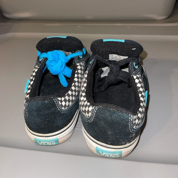 Vans - Picture 2 of 7